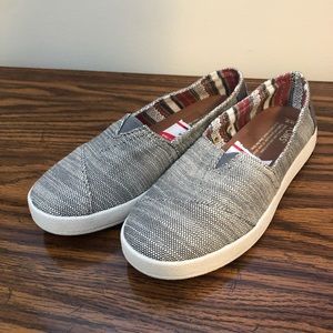NWT Toms Shoes - Grey